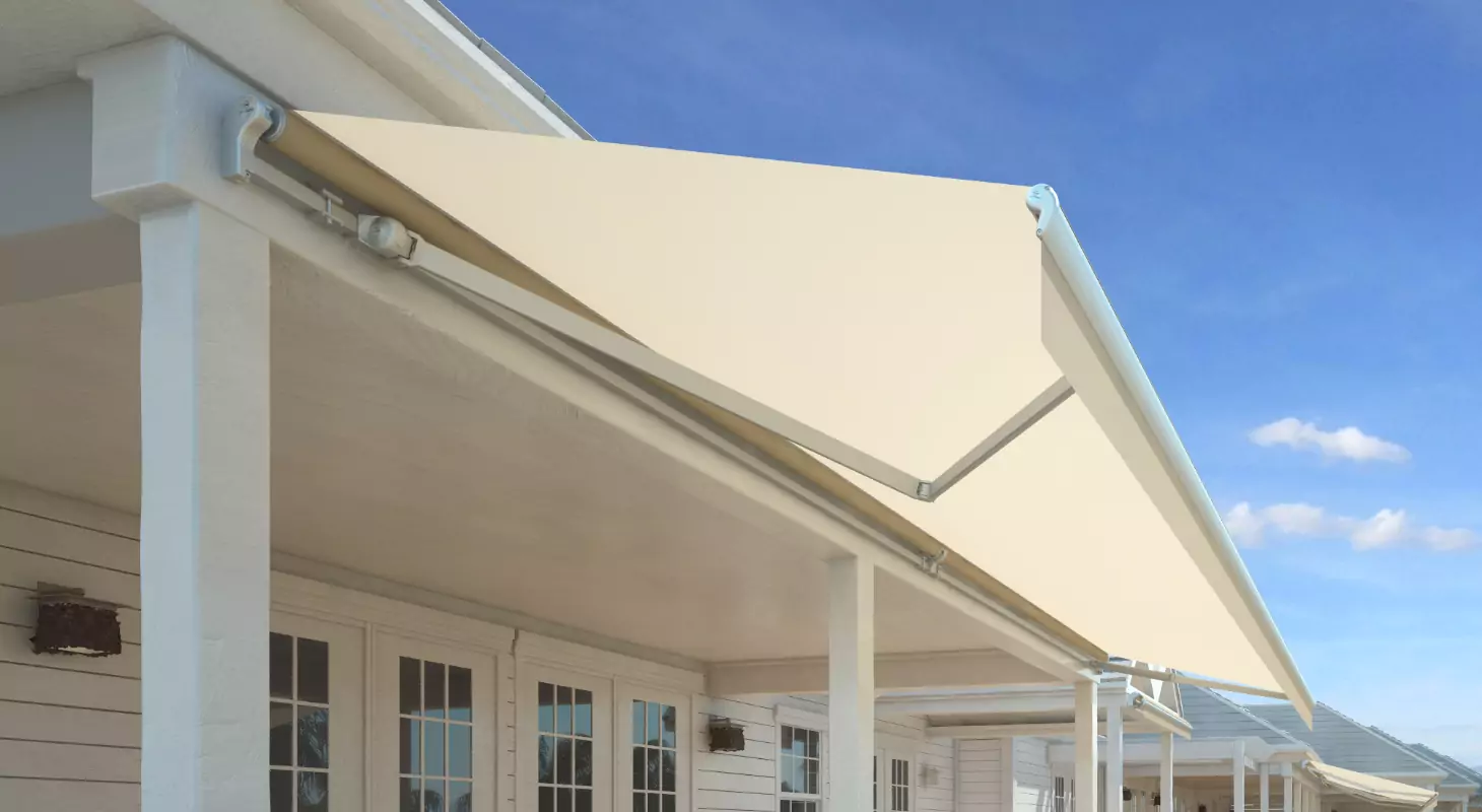 Llaza Art Monobloc 1